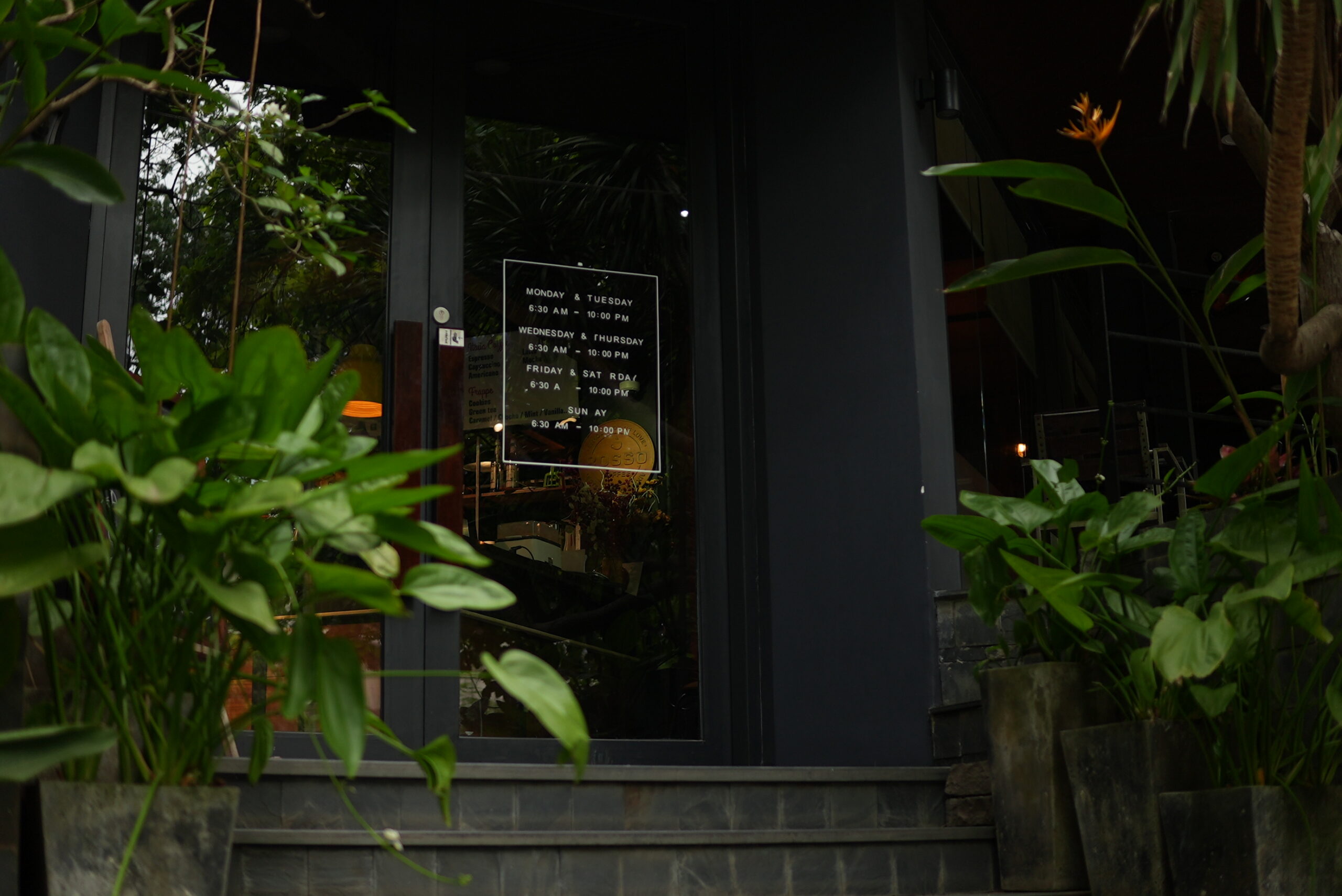 ROSSO COFFEE & JUICE CÓ GÌ MỚI?  KHÁM PHÁ TẦNG 2 CHILL HẾT NẤC, KHÔNG GIAN CỰC CHẤT GIỮA QUẬN 7